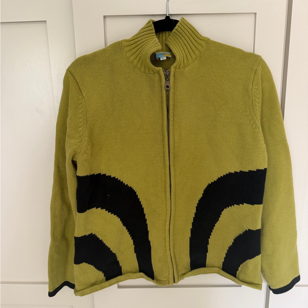 Vintage Olive Green Zip-Up Knit Cardigan with Black Wave Detail